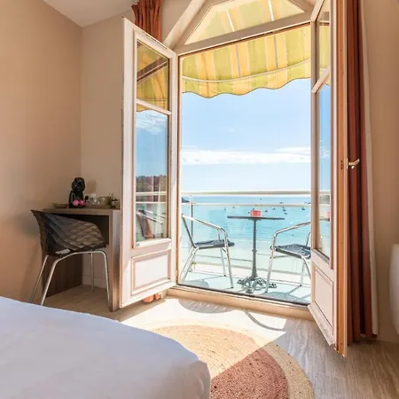 Holiday home Les Pieds Dans L'eau - N1 - Vue Mer -2 Personnes *